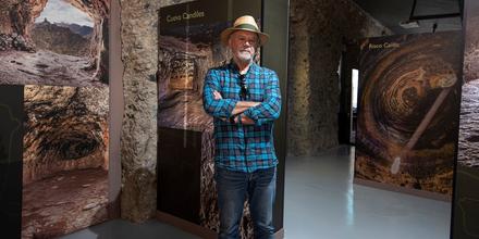 JULIO CUENCA: "LA HISTORIA DE NUESTROS ANTEPASADOS NOS AYUDA A ENTENDER LA NUESTRA" - Img. Half