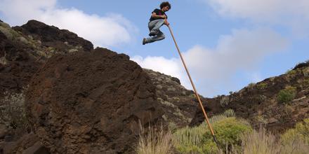 EL SALTO DEL PASTOR: LA PRÁCTICA ABORIGEN DE MODA EN LAS ISLAS CANARIAS  - Img. Half