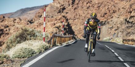 LAS ISLAS CANARIAS, EL DESTINO PERFECTO PARA LA ÉLITE DEL CICLISMO MUNDIAL - Img. Half