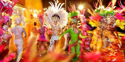 EL CARNAVAL DE LAS ISLAS CANARIAS  - Img. Half
