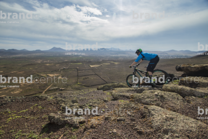 Jordi Bagó in mountainbike in Fuerteventura