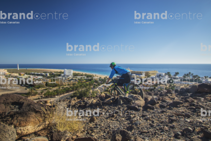 Jordi Bagó in mountainbike in Fuerteventura