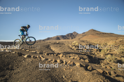 Jordi Bagó in mountainbike in Fuerteventura
