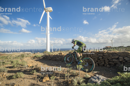 Jordi Bagó by mountain bike in Tenerife
