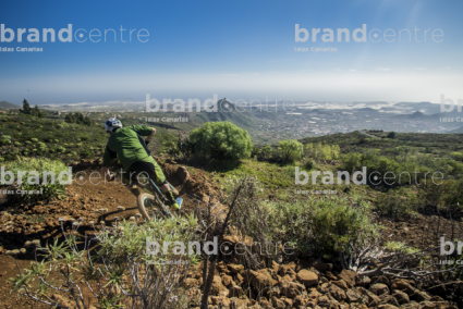 Jordi Bagó by mountain bike in Tenerife
