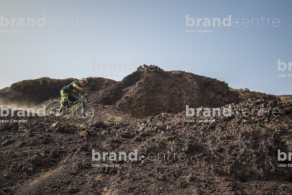 Jordi Bagó by mountain bike in Tenerife