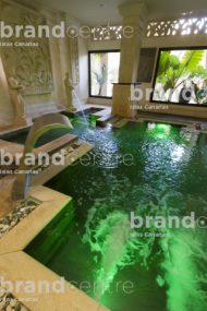 Royal Garden Villas