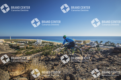 Jordi Bagó in mountainbike in Fuerteventura
