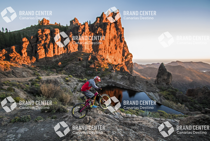 Jordi Bagó en mountainbike por Gran Canaria