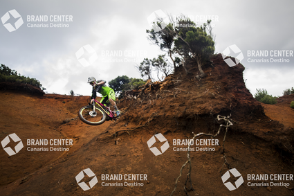 Jordi Bagó en mountainbike por La Palma