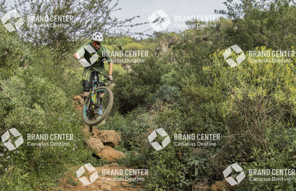 Jordi Bagó by mountain bike in Tenerife