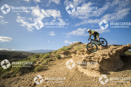 Jordi Bagó by mountain bike in Tenerife