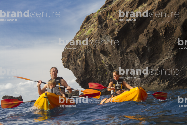 Kayak excursion through Los Gigantes