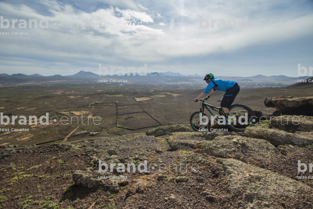 Jordi Bagó in mountainbike in Fuerteventura