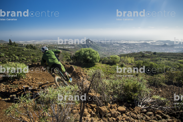 Jordi Bagó by mountain bike in Tenerife Jordi Bagó by mountain bike in Tenerife