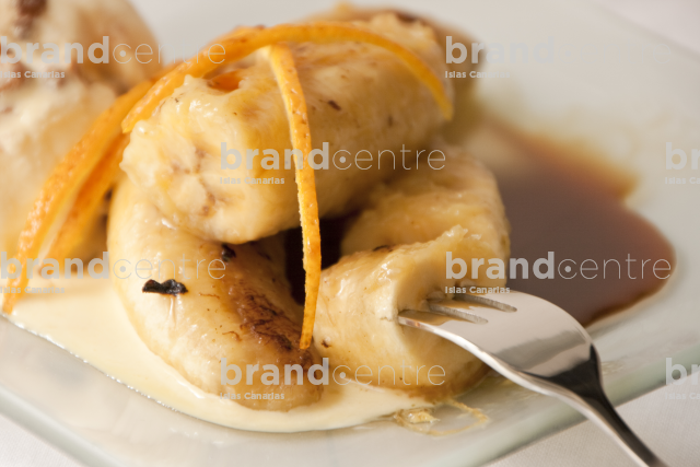 Plátanos flambeados con miel de palma