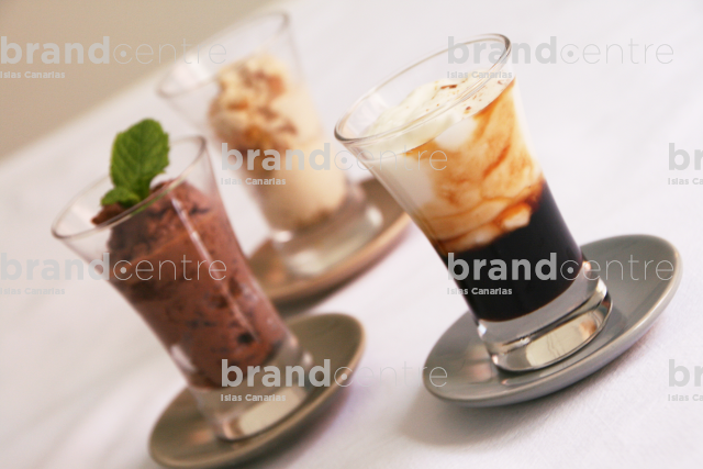 Crema de queso con miel de palma, Príncipe Alberto y Mousse de Gofio.