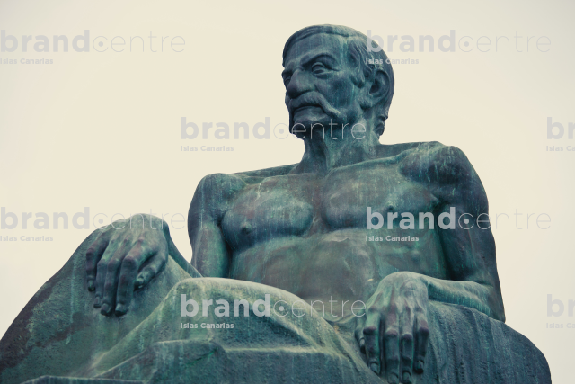 Escultura Pérez Galdós en Teatro Pérez Galdós