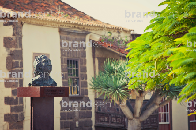 Busto Luján Perez, Casa de los Quintana