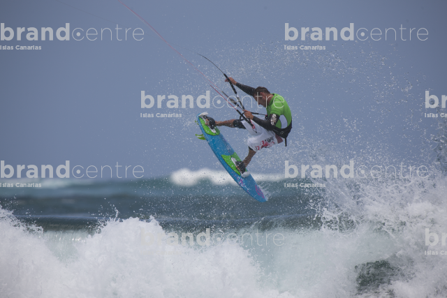 kitesurfing