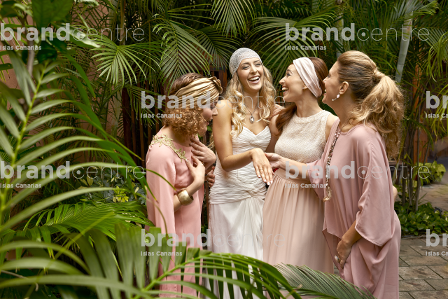 La novia con sus damas de honor La novia con sus damas de honor