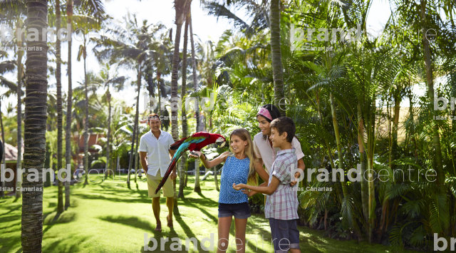 Parrot park