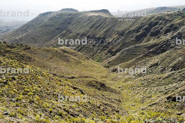 Caleta de Famara trail to Haría, Lanzarote Caleta de Famara trail to Haría, Lanzarote