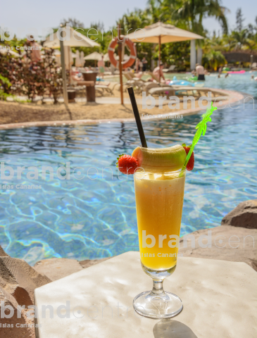 Cocktail Pool