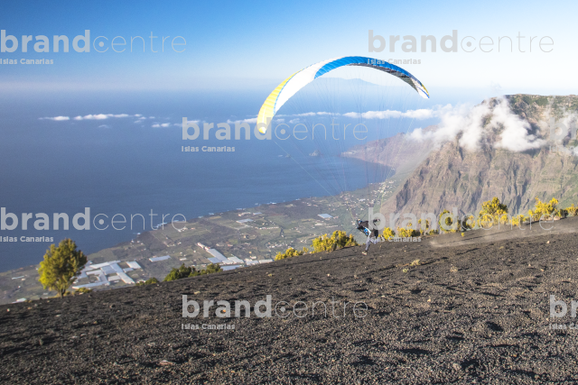 Despegue en parapente desde Dos Hermanas