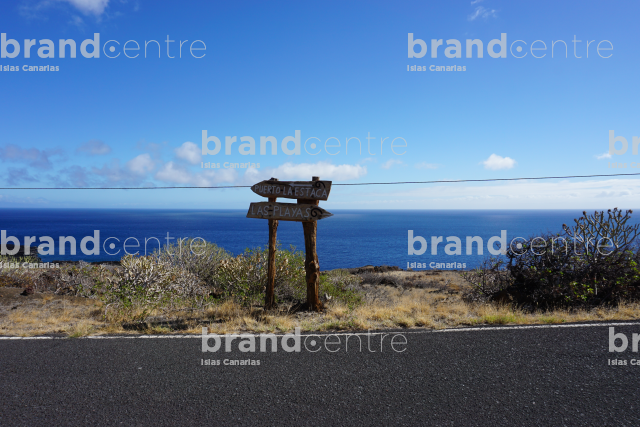 Wooden sign on east coast. (Car route - from Isora to the east coast)
