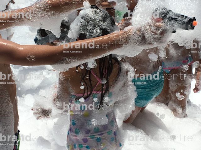Foam party in La Restinga - Experiences with children in El Hierro