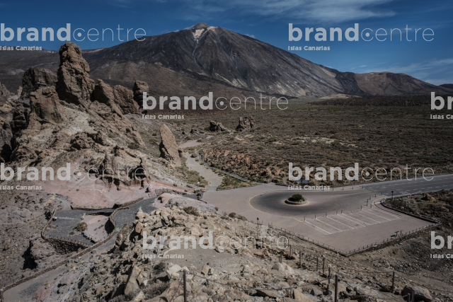 Mirador y aparcamiento de Roques de García en el parque Nacional del Teide