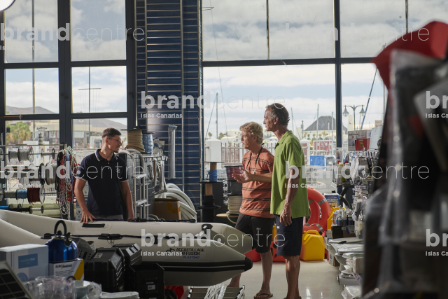 Servicios en puerto deportivo Marina Rubicón