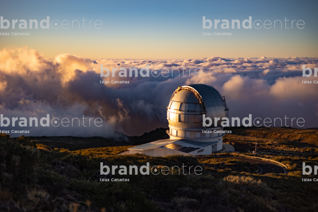 Atardecer en el Observatorio Astrofísico Roque de Los Muchachos Atardecer en el Observatorio Astrofísico Roque de Los Muchachos