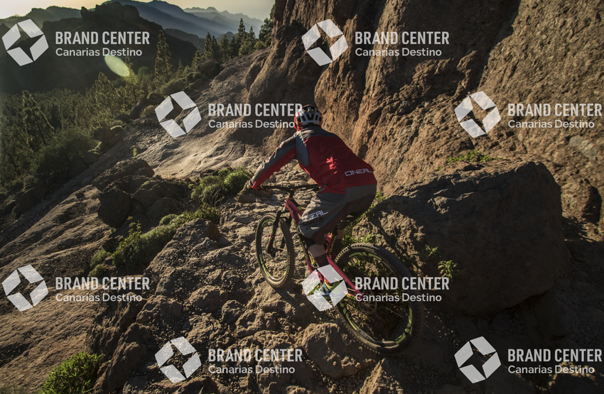 Jordi Bagó en mountainbike por Gran Canaria