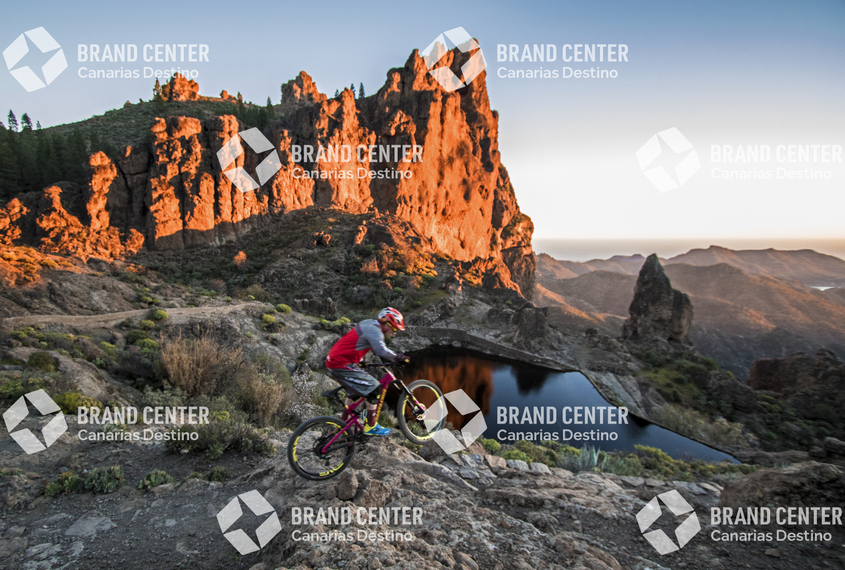 Jordi Bagó en mountainbike por Gran Canaria