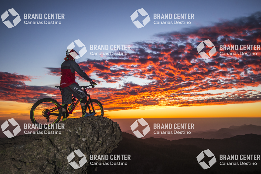 Jordi Bagó en mountainbike por Gran Canaria