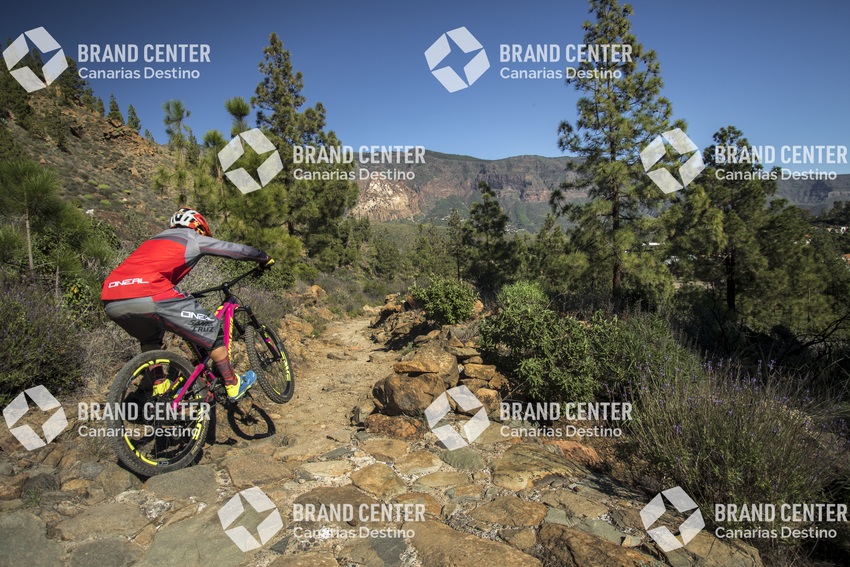 Jordi Bagó en mountainbike por Gran Canaria