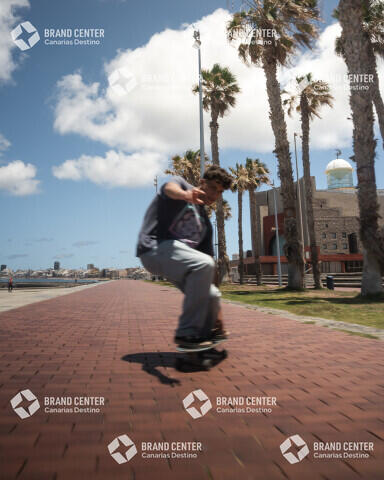 Skate en el Paseo de Las Canteras