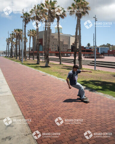 Skate en el Paseo de Las Canteras
