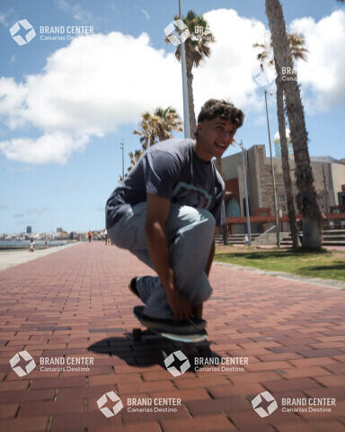 Skate en el Paseo de Las Canteras