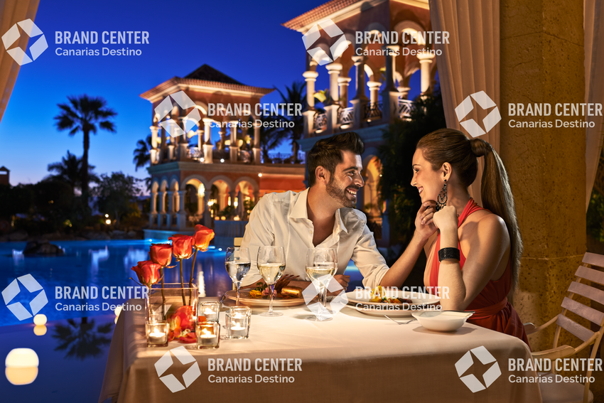 Romantic dinner at Bahía del Duque