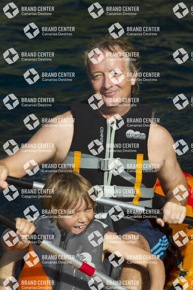 Kayak excursion through Los Gigantes
