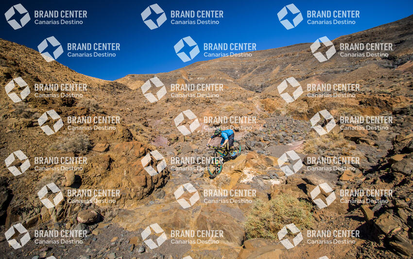 Jordi Bagó in mountainbike in Fuerteventura