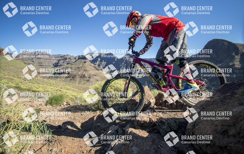 Jordi Bagó en mountainbike por Gran Canaria