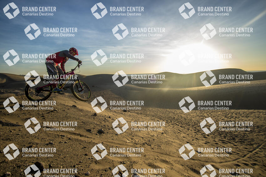 Jordi Bagó by mountain bike in Gran Canaria