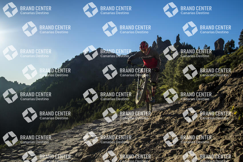 Jordi Bagó en mountainbike por Gran Canaria