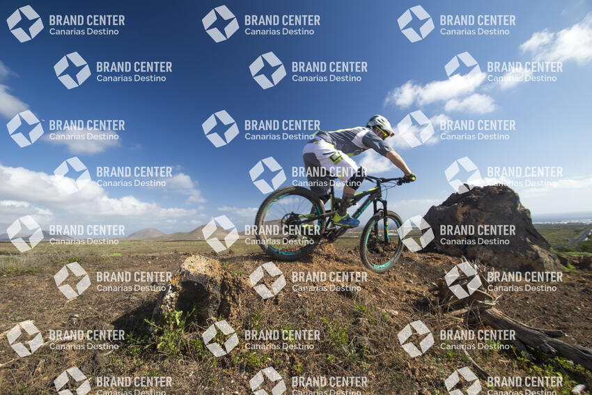 Jordi Bagó in mountainbike in Lanzarote