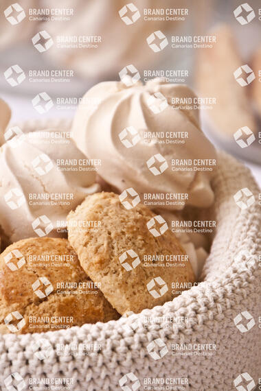Almendrados y suspiros de Moya