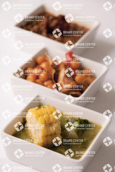 Potaje de berros, garbanzas y lentejas